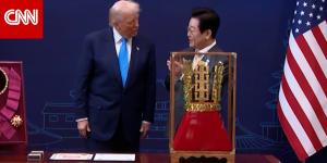 كوريا الجنوبية تمنح ترامب تاجًا ملكيًا كأحد أفراد العائلة المالكة.. إلى ما يرمز ذلك؟