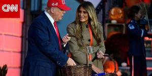 فيديو يرصد فشل ترامب بمحاولة إمساك يد زوجته ميلانيا يشعل تفاعلا