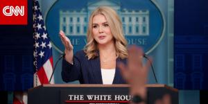 دائرة الهجرة الأمريكية تعتقل امرأة تربطها صلة قرابة بالمتحدثة باسم البيت الأبيض