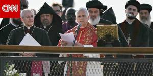 من تركيا.. بابا الفاتيكان يندد بإساءة استخدام الدين لتبرير الحرب والعنف والتعصب