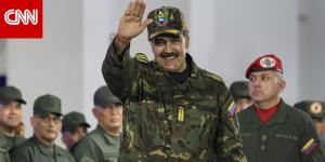 بعد مكالمة ترامب.. الرئيس الفنزويلي مادورو يظهر علنا منهيا تكهنات بهروبه ويحتسي القهوة