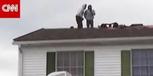 عناصر فيدراليون يحاصرون منزلًا فوق سطحه رجلان.. ويغادرون لسبب مجهول دون اعتقالهما