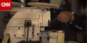 تحرش وإجبار على إنتاج آلاف الملابس يوميًا..عاملات يروين انتهاكات في مصانع تزوّد العلامات الأمريكية