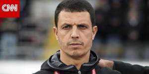 بكى حزناً على إصابة لاعبه.. تصرف "لافت" من مدرب الأردن بعد مباراة العراق