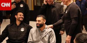 التقى بوزير الرياضة وهاني أبو ريدة.. لقطات من تواجد صلاح في مقر إقامة منتخب مصر