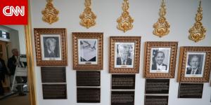 تعليق لوحات بـ"أوصاف لاذعة" في "ممشى الرؤساء" بالبيت الأبيض.. ماذا كُتب عن ترامب وبايدن وأوباما؟