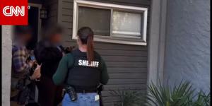 العثور على 43 طفلاً مفقودًا خلال عملية مداهمة.. وهذا ما يواجهه الجناة