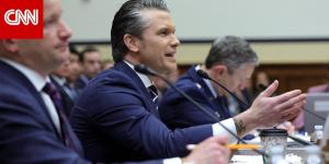 "هل ترامب متزن عقليا ليكون القائد الأعلى للقوات المسلحة؟".. فيديو أسلوب رد وزير الدفاع الأمريكي بجلسة استماع تنشره نائب أمريكية