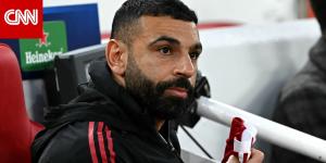 تداول لقطة لمحمد صلاح ومواطنه أحمد المحمدي خلال مباراة ليفربول وأستون فيلا