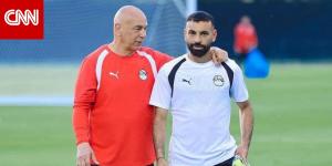 اتحاد الكرة المصري ينشر صورة حديثة لمحمد صلاح وحسام حسن ويعلق بـ5 كلمات