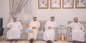 سفير الإمارات يكرّم نظيره العُماني بمناسبة انتهاء مهامه