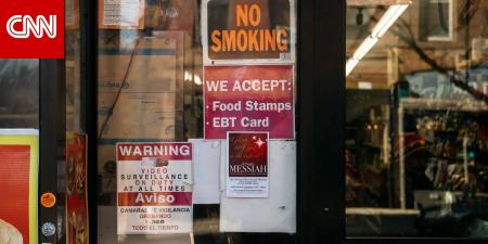 إدارة ترامب تعتزم تمويل قسائم الطعام للأمريكيين جزئيًا مع استمرار الإغلاق الحكومي