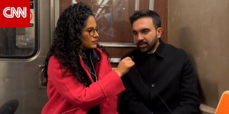 CNN تتحدث إلى زهران ممداني من داخل مترو الأنفاق قبل يوم الانتخابات.. إليكم ما قاله عن ترامب