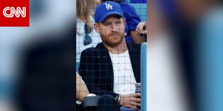 "فضيحة القبعة".. لماذا اعتذر الأمير هاري لكندا؟