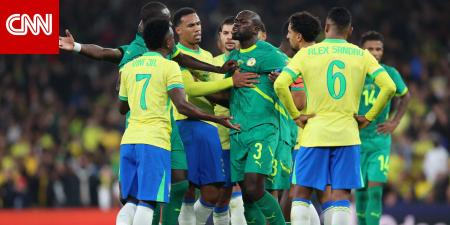 لقطة جدلية بين فينيسيوس وكوليبالي خلال مباراة البرازيل والسنغال