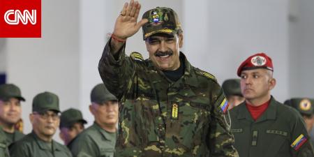 بعد مكالمة ترامب.. الرئيس الفنزويلي مادورو يظهر علنا منهيا تكهنات بهروبه ويحتسي القهوة