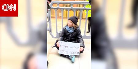 اعتقال الناشطة غريتا ثونبرغ خلال مظاهرة مؤيدة للفلسطينيين في لندن