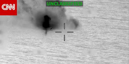 فيديو لغارة أمريكية على قارب بشرق المحيط الهادئ يثير تساؤلات حول قانونيتها