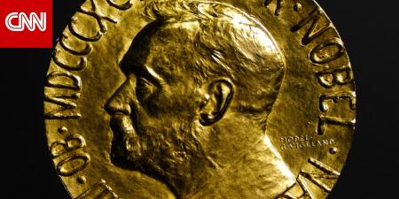 زعيمة المعارضة الفنزويلية تقدم ميدالية جائزة نوبل الخاصة بها إلى ترامب بالبيت الأبيض