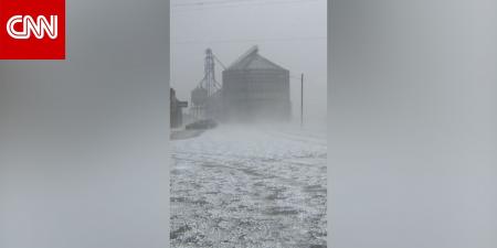 شاهد.. أعاصير مدمرة تضرب ولاية كانساس الأمريكية