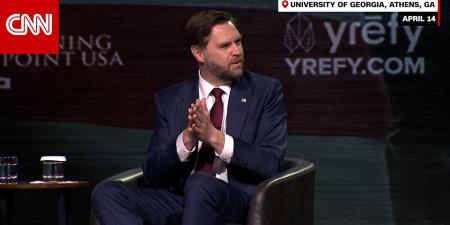 "أنت تقتل الأطفال!".. شاهد نائب ترامب يتعرض لمقاطعات متكررة بسبب غزة