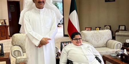 الحبشي يستقبل الطفل السبيعي تأكيداً على دعم ذوي الهمم