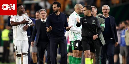 "لا يفهمون كرة القدم".. مدرب ريال مدريد يوجه انتقاداً لاذعاً لحكام في الدوري الإسباني