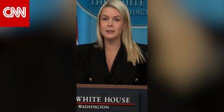 بعد هجوم عشاء المراسلين.. البيت الأبيض يلقي باللوم على الديمقراطيين في تصاعد العنف السياسي