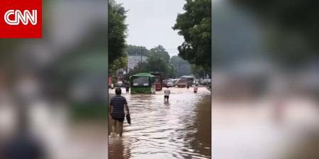 مشاهد من عاصفة مطرية غزيرة جنوب غرب الصين.. ومصرع شخص وفقدان 17 خلالها