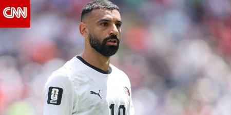 كأس العالم.. هذا ما فعله محمد صلاح مع حسام حسن لحظة انفعال المدرب على الحكم
