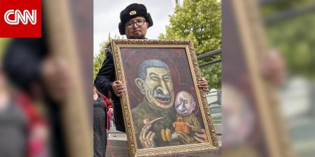 رسم بوتين بطريقة ساخرة.. مقتل فنان روسي معارض بالرصاص في بولندا