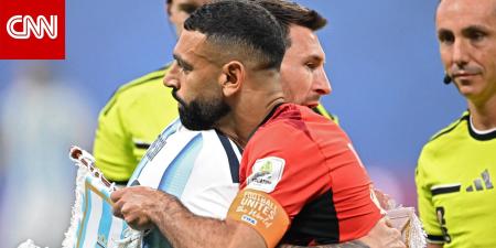 هذا ما فعله ميسي عند رؤيته لمحمد صلاح في مباراة مصر والأرجنتين