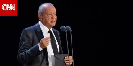 نجيب ساويرس يوجه رسالة إلى حارس منتخب مصر بمناسبة زفافه