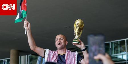 بعد مشاركته في كأس العالم.. طاقم حكام أردني يحظى باستقبال حافل عند وصوله لعمّان