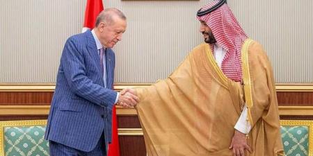 ولي العهد وأردوغان يبحثان تعزيز العلاقات وتطورات المنطقة