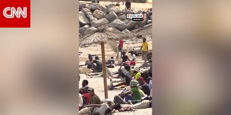 ليالٍ في العراء.. مهاجرون عالقون في سبتة وسط نقص الغذاء والماء