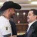 "مكسيكي؟!".. رئيس وزراء العراق يمازح أيمن حسين خلال استقباله بعثة المنتخب