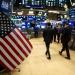 وول ستريت يغلق منخفاضاً وسط موجة بيع حادة لأسهم التكنولوجيا
