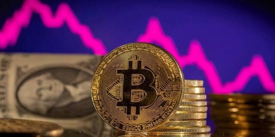 "بيتكوين" يرتفع مقترباً من مستوى الـ 66 ألف دولار