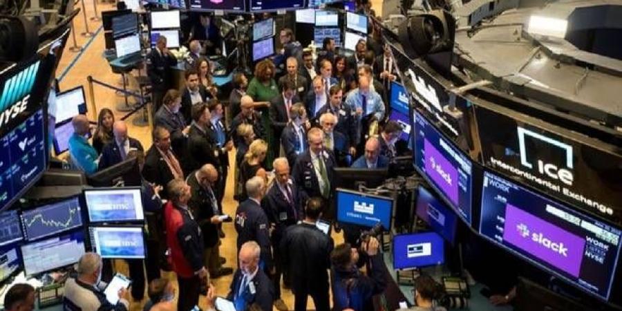 الأسهم الأمريكية تتراجع بفعل مخاوف تباطؤ سوق العمل وقرارات ترامب التجارية