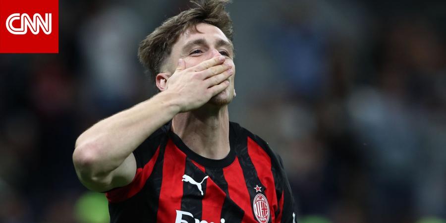 لاعب ميلان يثير جدلاً.. هذا ما فعله مع الحكم خلال مواجهة فريقه لروما