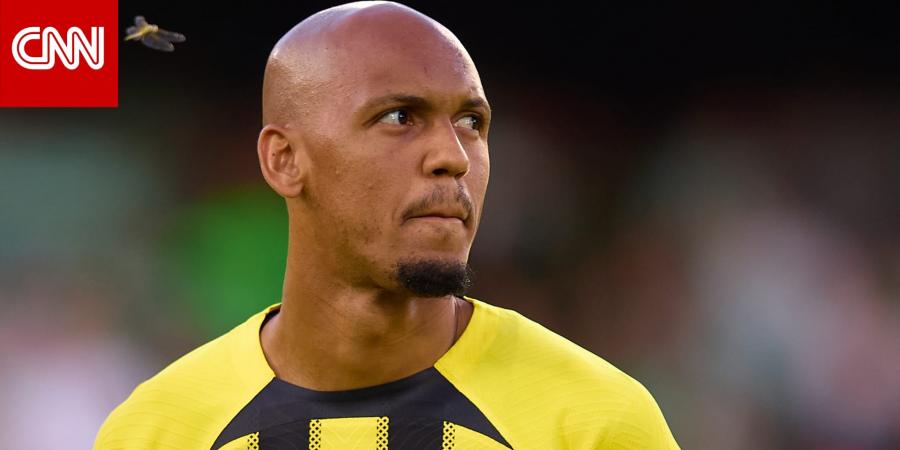 السعودية.. لاعبو الاتحاد يفاجئون فابينيو بكعكة بعد عودته لقائمة البرازيل