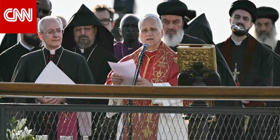 من تركيا.. بابا الفاتيكان يندد بإساءة استخدام الدين لتبرير الحرب والعنف والتعصب