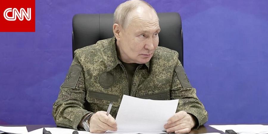 الرسالة وراء ارتداء بوتين الزي العسكري المموه وادعاء الانتصار بمدينة أوكرانية رئيسية