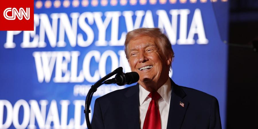 ترامب يمازح الحضور في تجمع جماهيري: "لو قرأت المكتوب في جهاز التلقين ستغفون"