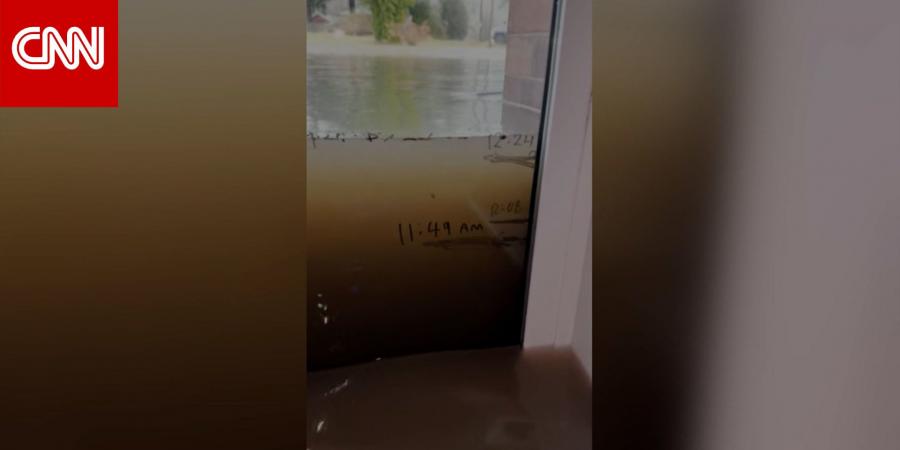 عائلة توثق مشهد مياه الفيضانات في واشنطن تغمر منزلها