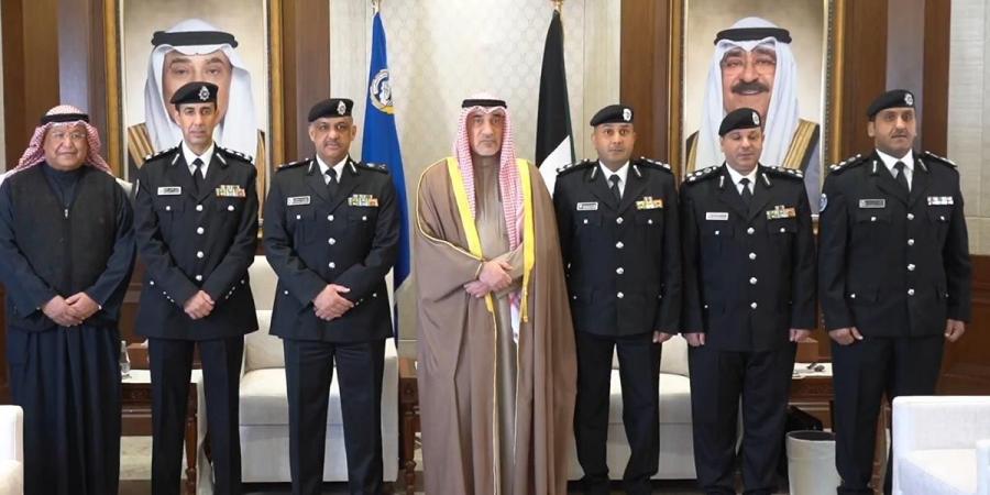 وزير الداخلية يُقلّد 3 ضباط رتبهم الجديدة.. من عقيد إلى عميد