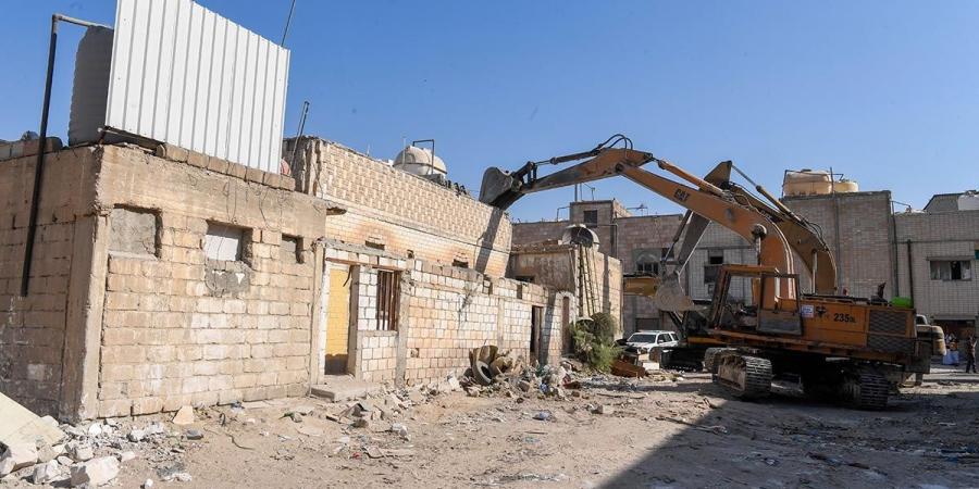 «البلدية»: إزالة 60 عقاراً متهالكاً في جليب الشيوخ منذ 24 نوفمبر