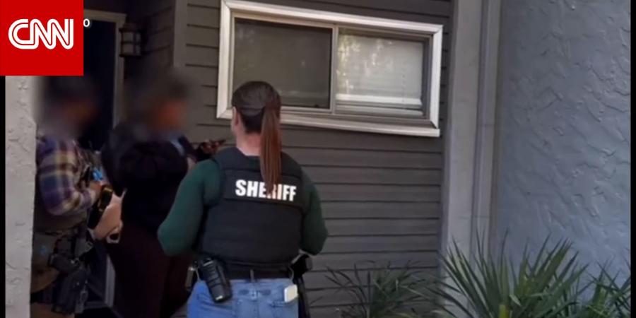 العثور على 43 طفلاً مفقودًا خلال عملية مداهمة.. وهذا ما يواجهه الجناة