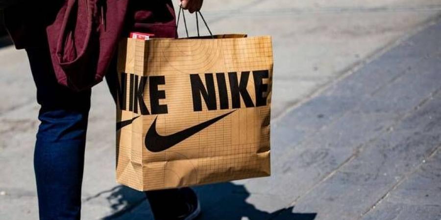 نايك يهبط 13% مع تعثر تعافيها في الصين وحرب إيران